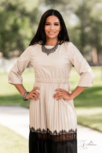 Load image into Gallery viewer, The Tina Zi Collection