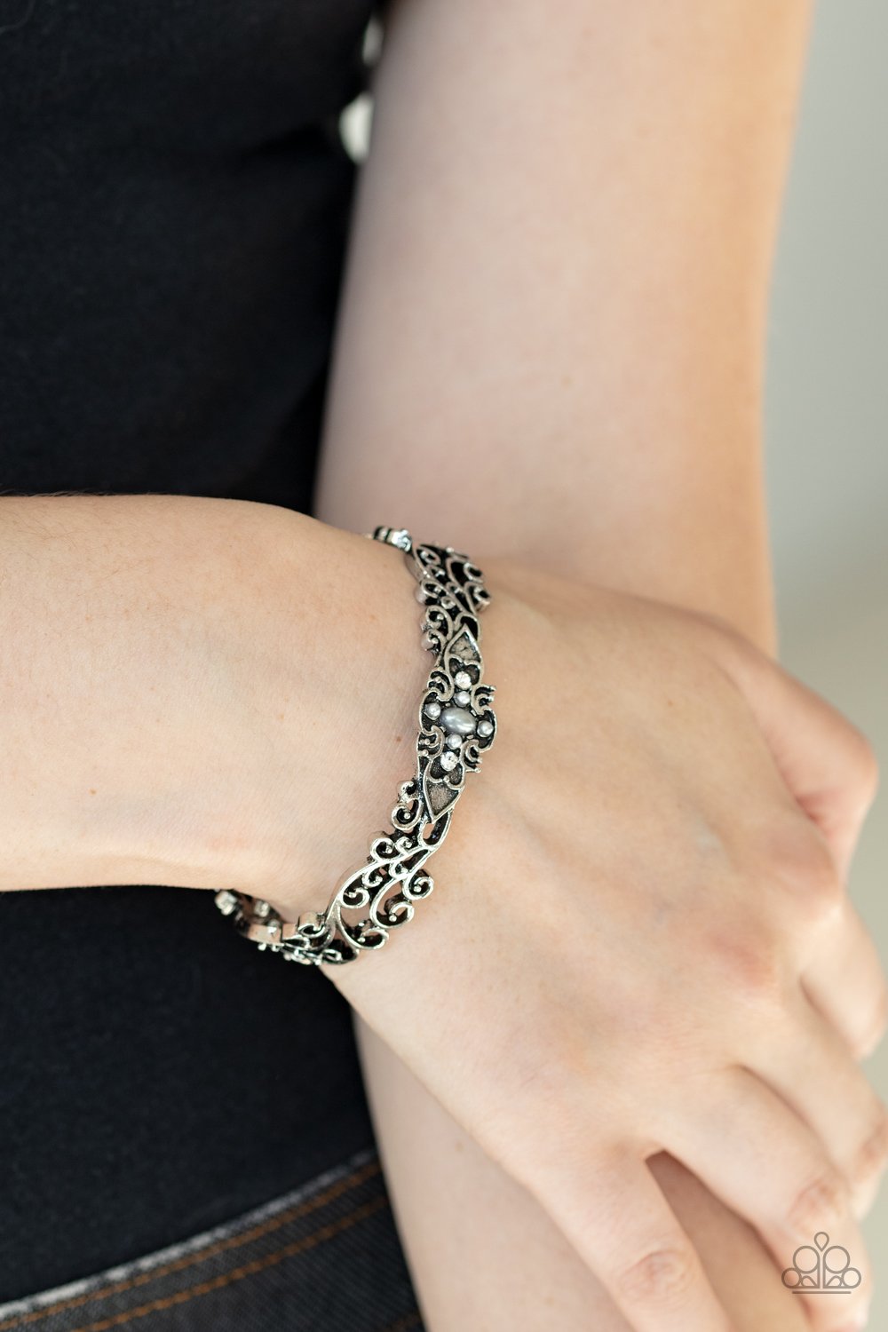 Victorian Vines - silver -
